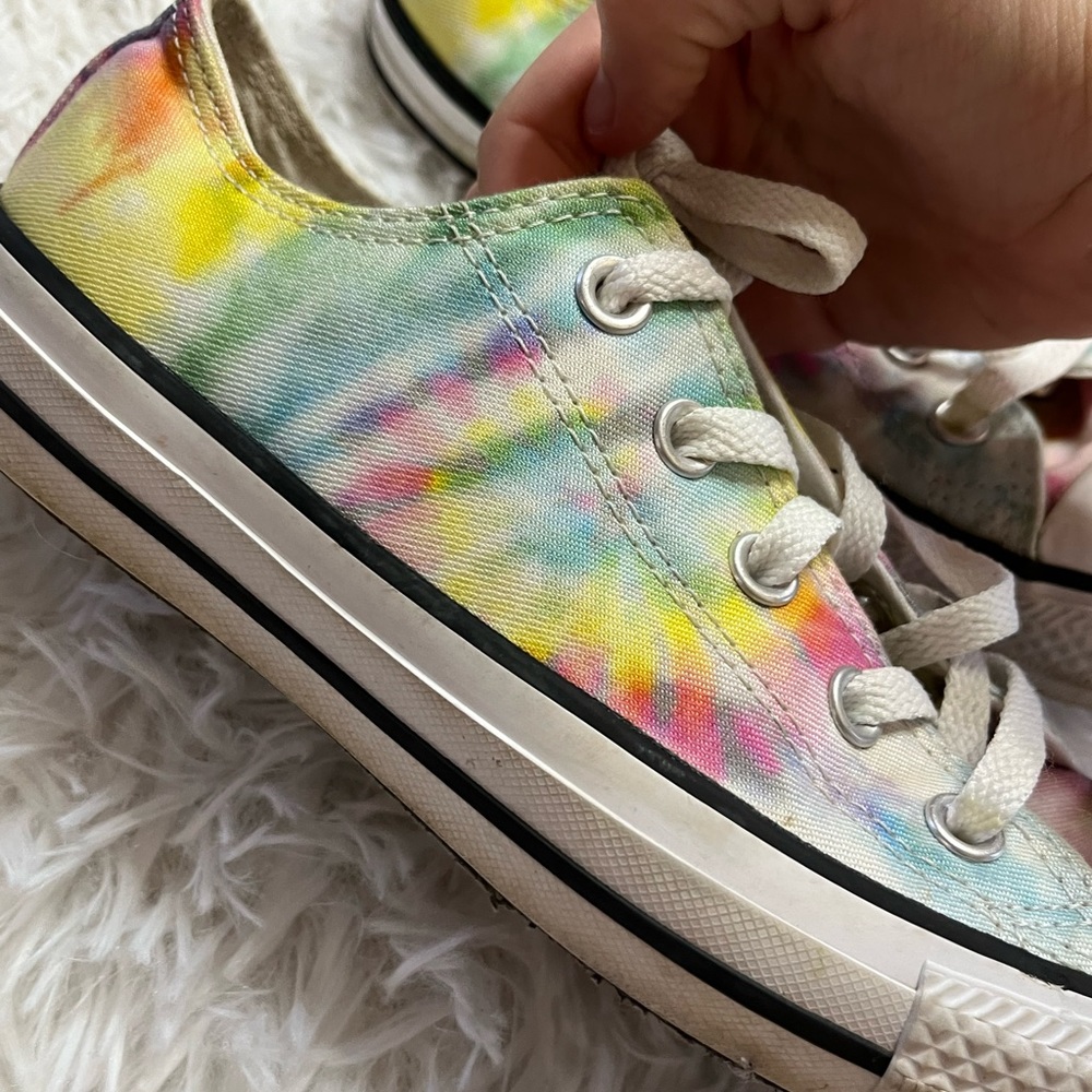 Colorful converse - Picture 2 of 4